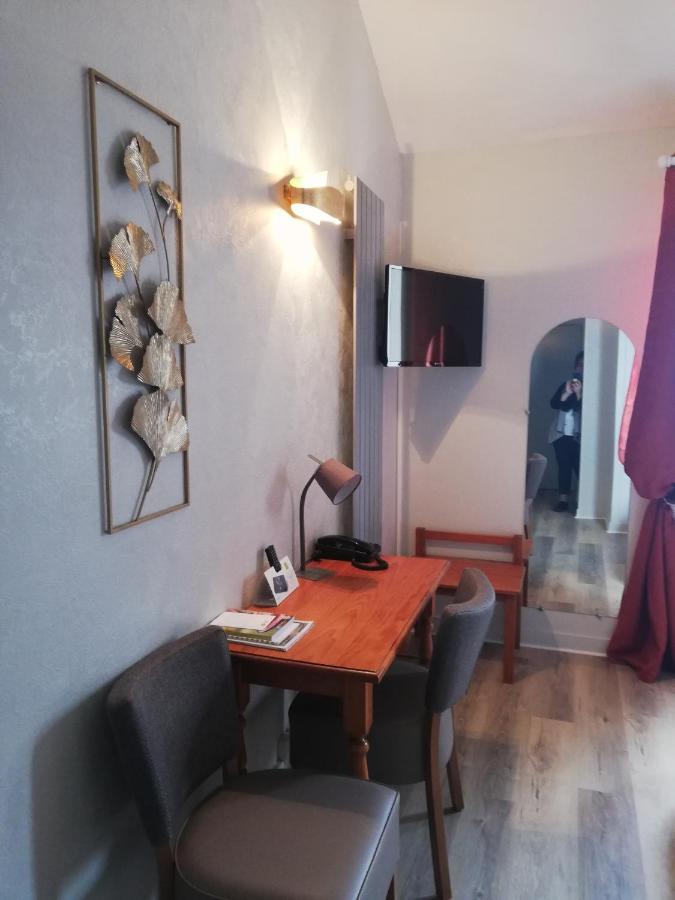 L'Orée Des Bois La Breille-les-Pins Extérieur photo