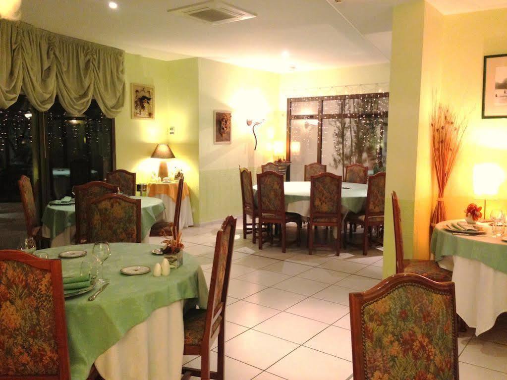 L'Orée Des Bois La Breille-les-Pins Extérieur photo